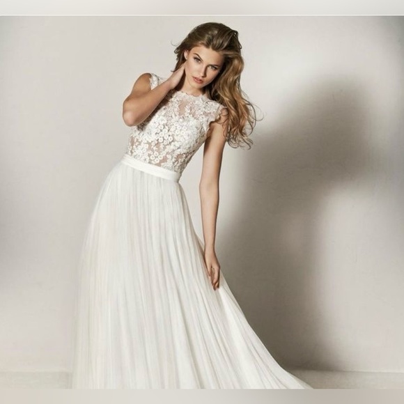 Pronovias Bridal Skirt NEW Soft Tulle with Court Train - Picture 2 of 15